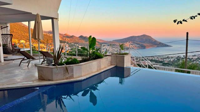 Kalkan'da 4 Kişilik Muhafazakar Villa