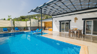 BVK8421 Balayı Villası
